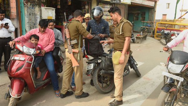 সোশ্যাল মিডিয়ার উপর নজরদারি