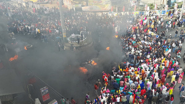 জ্বলছে উত্তরপূর্ব