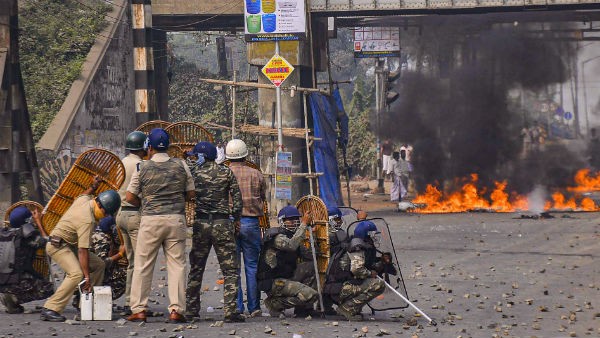 দিল্লির অশান্তির জন্য বাংলাদেশিরা দায়ী দিল্লির অশান্তির জন্য বাংলাদেশিরা দায়ী