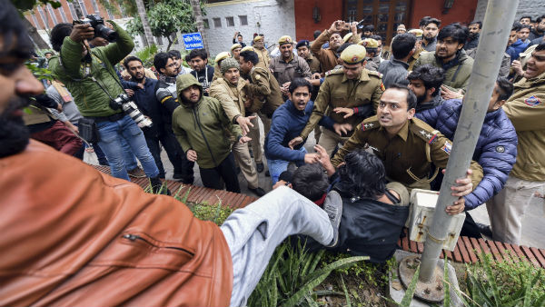 'পড়ুয়া বলেই কেউ আইনশৃঙ্খলা নিজের হাতে তুলে পারে না কেউ'