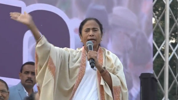 গর্জে উঠুন সবাই গণতান্ত্রিক পথে