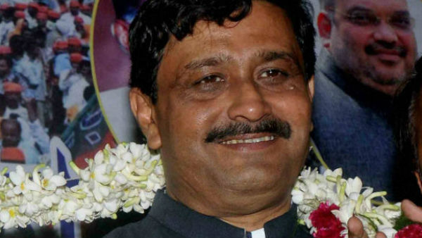 মুখ্যমন্ত্রীর কাছে ক্ষমা চাওয়ার দাবি