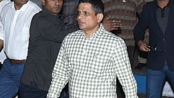 রাজীব কুমারকে নিয়ে বিতর্ক