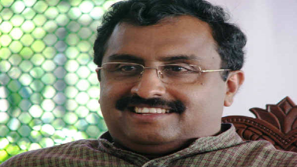 আটক রাখা হয়েছে ৩০-৩২ জন রাজনৈতিক নেতাকে
