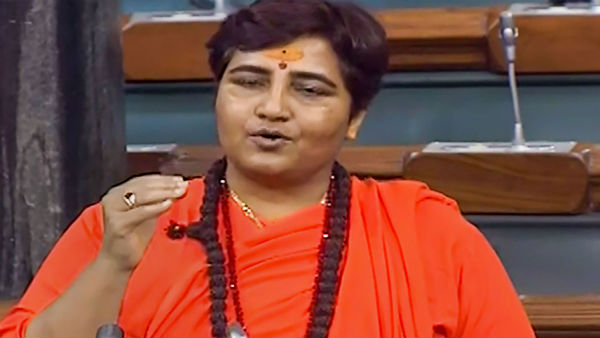 নাথুরাম গডসেকে দেশভক্ত বলে বিপাকে প্রজ্ঞা