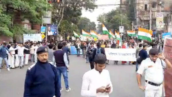 সিএএ-এনআরসির লক্ষ্য ধর্মীয় মেরুকরনই, গর্জে উঠল ছাত্রসমাজ সিএএ-এনআরসির লক্ষ্য ধর্মীয় মেরুকরনই, গর্জে উঠল ছাত্রসমাজ