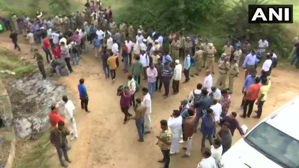 ধন্যবাদ তেলঙ্গানা পুলিশ, হায়দরাবাদ এনকাউন্টার নিয়ে সোশ্যাল মিডিয়া জুড়ে বলিউডের অভিনন্দন ধন্যবাদ তেলঙ্গানা পুলিশ, হায়দরাবাদ এনকাউন্টার নিয়ে সোশ্যাল মিডিয়া জুড়ে বলিউডের অভিনন্দন