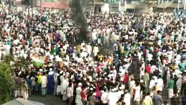 গত শুক্রবার রাত থেকে ছড়িয়েছিল বিক্ষোভের আগুন