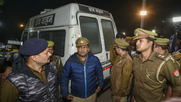 উন্নাও ধর্ষণকাণ্ডে নিগৃহীতার সঙ্গে বিয়ের এগ্রিমেন্ট ধর্ষকের! কী ঘটেছিল যৌন অত্যাচারের নেপথ্যে উন্নাও ধর্ষণকাণ্ডে নিগৃহীতার সঙ্গে বিয়ের এগ্রিমেন্ট ধর্ষকের! কী ঘটেছিল যৌন অত্যাচারের নেপথ্যে
