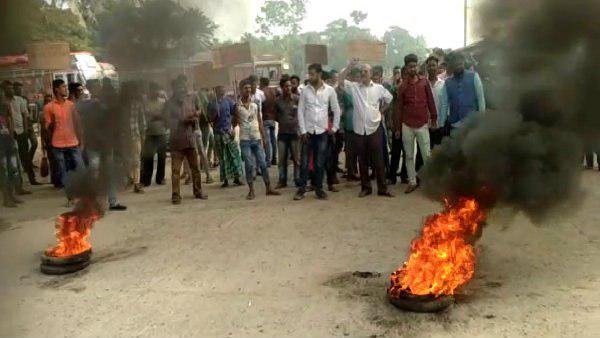ক্ষোভ উগড়ে রাষ্ট্রপতি শাসনের দাবি