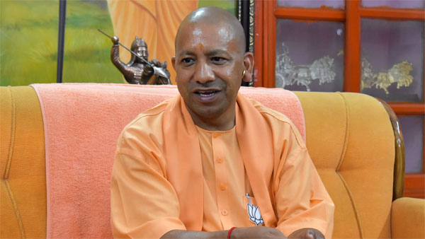 যোগীর নোটিশের উপর স্থগিতাদেশ দেয় এলাহাবাদ হাইকোর্ট
