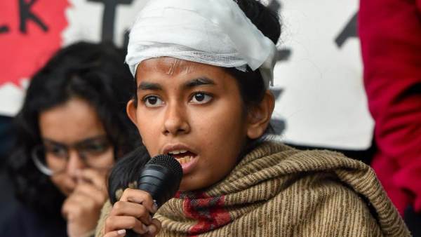 অমিত শাহের নির্দেশে কাজ দিল্লি পুলিশের