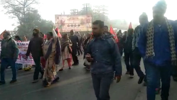 বসিরহাট জুড়ে বনধের মিশ্র প্রতিক্রিয়া বসিরহাট জুড়ে বনধের মিশ্র প্রতিক্রিয়া
