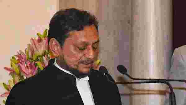 সরকারের দায়িত্ব নিয়ে প্রধান বিচারপতি