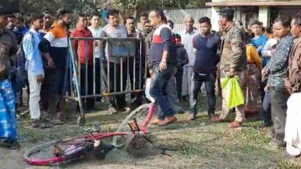 কালিয়াগঞ্জে ডাম্পারের ধাক্কায় মহিলার মৃত্যু কালিয়াগঞ্জে ডাম্পারের ধাক্কায় মহিলার মৃত্যু