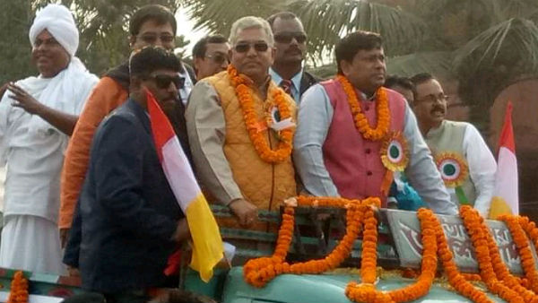 চায়ে পে চর্চায় দিলীপ ঘোষ