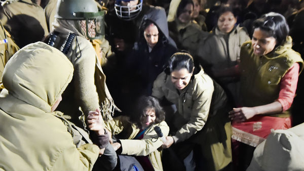 জেএনইউ-র সার্ভাররুমে ভাঙচুর করেনি ছাত্ররা, আরটিআইয়ে উঠে এলো আসল সত্যি জেএনইউ-র সার্ভাররুমে ভাঙচুর করেনি ছাত্ররা, আরটিআইয়ে উঠে এলো আসল সত্যি
