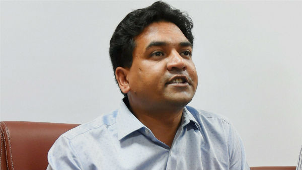 বিতর্কিত টুইট