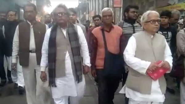 কলকাতার রাজপথে সিএএ বিরোধী বিক্ষোভ, পথে নামলেন বিদ্বজ্জনেরা কলকাতার রাজপথে সিএএ বিরোধী বিক্ষোভ, পথে নামলেন বিদ্বজ্জনেরা