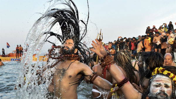 রামের ঘুড়ি খুঁজতে গিয়েছিলেন কে?