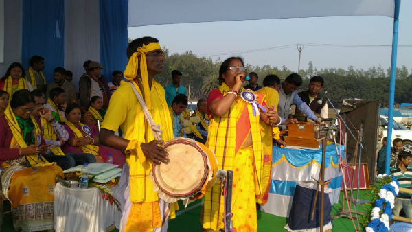 সংক্রান্তিতে মাংসের পুর ভরা মাস পিঠা খেয়ে পরবে মাতল ঝাড়গ্রাম সংক্রান্তিতে মাংসের পুর ভরা মাস পিঠা খেয়ে পরবে মাতল ঝাড়গ্রাম