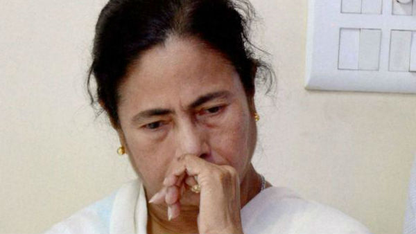 মমতা বন্দ্যোপাধ্যায়ের অভিষেক-প্রীতিতেই সর্বনাশ