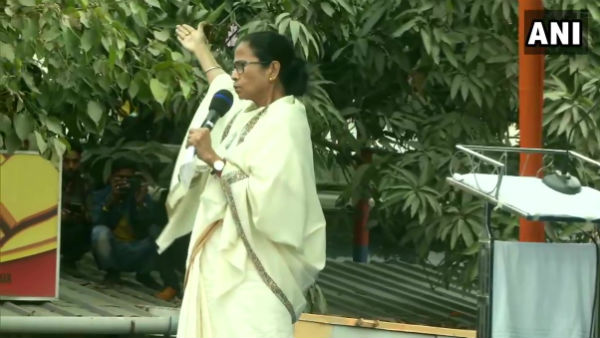 সিএএ, এনআরসি বিরোধী আন্দোলন দেশের দ্বিতীয় স্বাধীনতার আন্দোলন, শিলিগুড়িতে হুঙ্কার মমতা সিএএ, এনআরসি বিরোধী আন্দোলন দেশের দ্বিতীয় স্বাধীনতার আন্দোলন, শিলিগুড়িতে হুঙ্কার মমতা