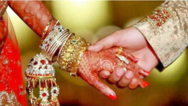 হিন্দু মহিলার পরিবারে কী পরিস্থিতি?