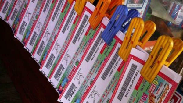 মদের পর এবার লটারি টিকিট বিক্রি করে রেকর্ড রাজ্যের মদের পর এবার লটারি টিকিট বিক্রি করে রেকর্ড রাজ্যের