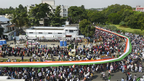 সিএএ-র বিরোধে রাস্তায় নেমেছিল ডিএমকে