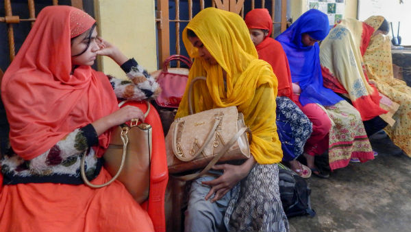 ধৃতদের বেশিরভাগই মহিলা ও শিশু