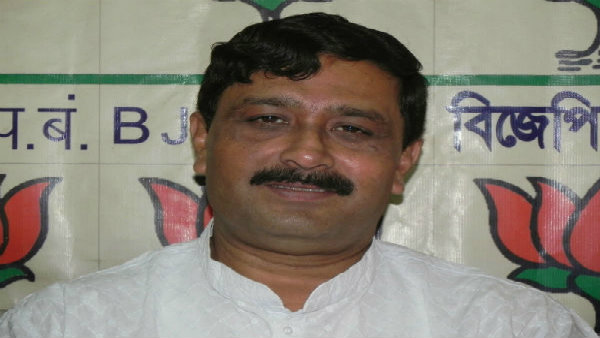 কোন মুখে যাবেন, ভাবছেন রাহুল