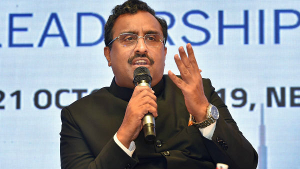 হিটলার ও মুসোলিনি গণতন্ত্রের পণ্য ছিল