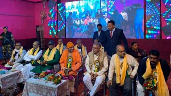 দিলীপ ঘোষের সঙ্গে একই মঞ্চে তৃণমূল! শোকজ-অপাসারণও দিলীপ ঘোষের সঙ্গে একই মঞ্চে তৃণমূল! শোকজ-অপাসারণও