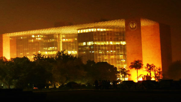 টার্গেট নির্ভর করছে এলআইসি বিক্রির ওপর