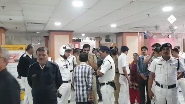 চিকিৎসায় গাফিলতির অভিযোগ, প্রসুতির মৃত্যুকে ঘিরে ধুন্ধুমার বেসরকারি হাসপাতালে চিকিৎসায় গাফিলতির অভিযোগ, প্রসুতির মৃত্যুকে ঘিরে ধুন্ধুমার বেসরকারি হাসপাতালে