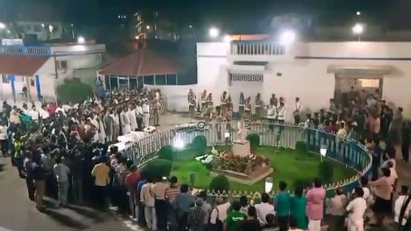 রাষ্ট্রীয় মর্যাদায় চিরবিদায় কৃষ্ণা বসুকে রাষ্ট্রীয় মর্যাদায় চিরবিদায় কৃষ্ণা বসুকে