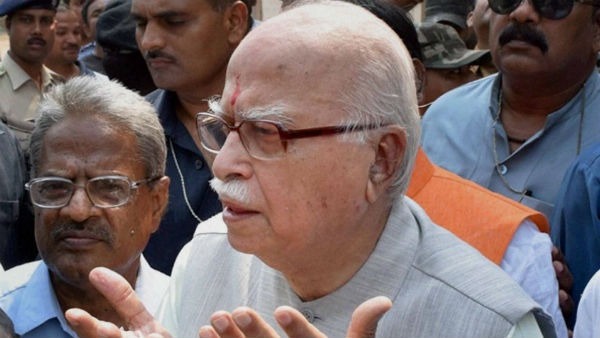 লালকৃষ্ণ আদবানি চোখের জল ধরে রাখতে পারলেন না কী দেখে! ভিডিও প্রকাশ্যে লালকৃষ্ণ আদবানি চোখের জল ধরে রাখতে পারলেন না কী দেখে! ভিডিও প্রকাশ্যে
