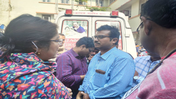 চুঁচুড়া ইমামবাড়া হাসপাতালে গিয়েছিলেন লকেট