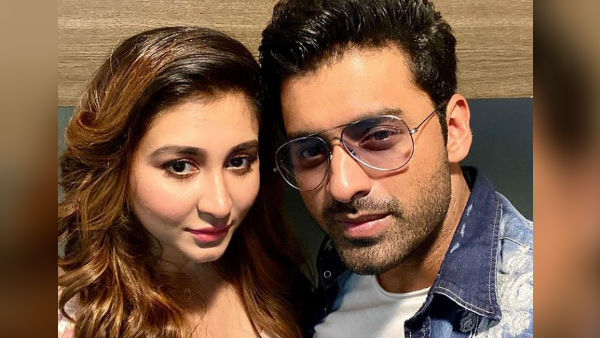 বিয়ে করছেন অঙ্কুশ–ঐন্দ্রিলা? দু’জনের সোশ্যাল মিডিয়ার পোস্টে তেমনই ইঙ্গিত বিয়ে করছেন অঙ্কুশ–ঐন্দ্রিলা? দু’জনের সোশ্যাল মিডিয়ার পোস্টে তেমনই ইঙ্গিত