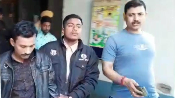 পকেটমার সন্দেহে কলকাতা বইমেলা থেকে গ্রেফতার ৬ পকেটমার সন্দেহে কলকাতা বইমেলা থেকে গ্রেফতার ৬