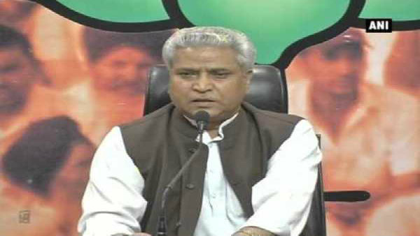 'জিতে গেল কাগজ দেখানোর ধারণা'