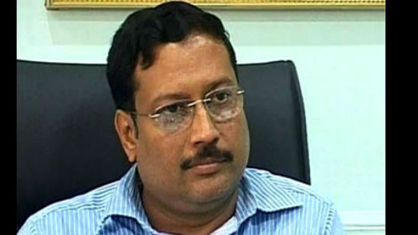 ইস্ট ওয়েস্ট মেট্রোয় মমতার অবদান, পোস্টার নিয়ে উপদেশ সব্যসাচীর ইস্ট ওয়েস্ট মেট্রোয় মমতার অবদান, পোস্টার নিয়ে উপদেশ সব্যসাচীর