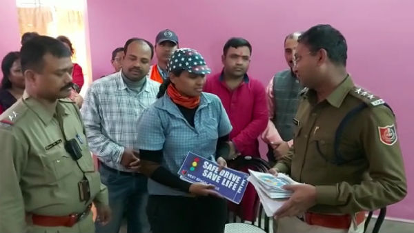 নারী সুরক্ষার প্রচারে বেরনো অন্ধ্রের মেয়ে পৌঁছলেন কোচবিহারে নারী সুরক্ষার প্রচারে বেরনো অন্ধ্রের মেয়ে পৌঁছলেন কোচবিহারে