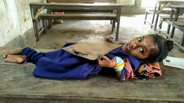 ছোট্ট শরীর, স্বপ্ন আকাশছোঁয়া, এবার মাধ্যমিক দিচ্ছে দুফুটের মনিরা খাতুন ছোট্ট শরীর, স্বপ্ন আকাশছোঁয়া, এবার মাধ্যমিক দিচ্ছে দুফুটের মনিরা খাতুন