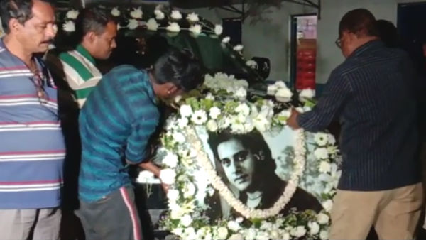তাপসের কফিনবন্দি দেহ এল কলকাতায়, বুধবারই শেষকৃত্য তাপসের কফিনবন্দি দেহ এল কলকাতায়, বুধবারই শেষকৃত্য