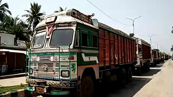 করোনা আবহেই বাণিজ্যে চালু হল ঘোজাডাঙ্গা সীমান্তে করোনা আবহেই বাণিজ্যে চালু হল ঘোজাডাঙ্গা সীমান্তে