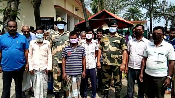 সীমান্তে করোনা আতঙ্ক, বিএসএফ জওয়ানদের মুখে মাস্ক সীমান্তে করোনা আতঙ্ক, বিএসএফ জওয়ানদের মুখে মাস্ক