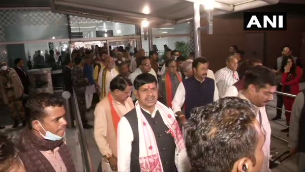 বিজেপি বিধায়করা আস্থা ভোট পর্যন্ত দিল্লিতেই
