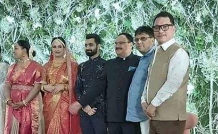 অজ্ঞাতবাস ভাঙলেন গুরুং-রোশন! আড়াই বছর পর প্রকাশ্যে অজ্ঞাতবাস ভাঙলেন গুরুং-রোশন! আড়াই বছর পর প্রকাশ্যে